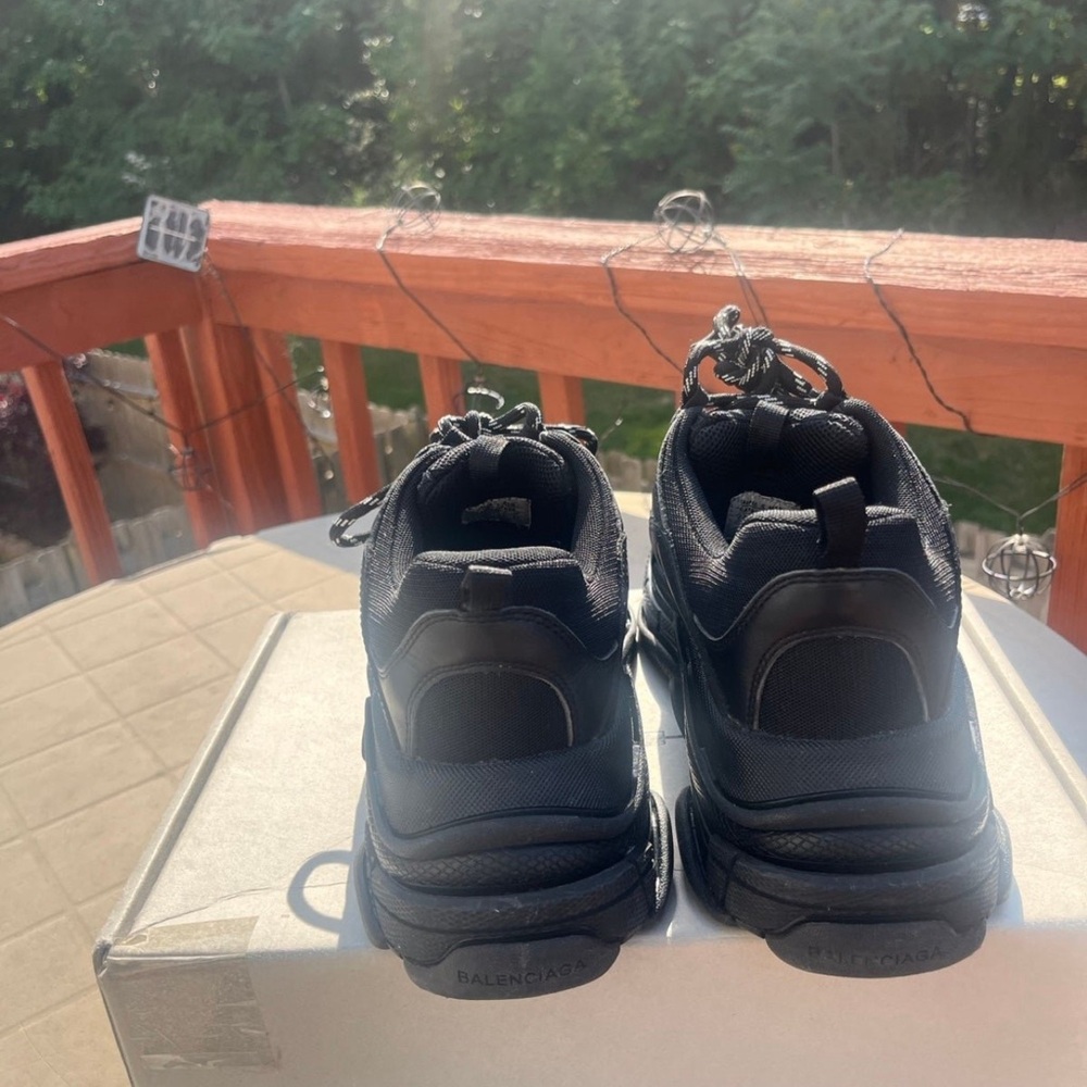 Balenciaga Triple S Black - Picture 2 of 3